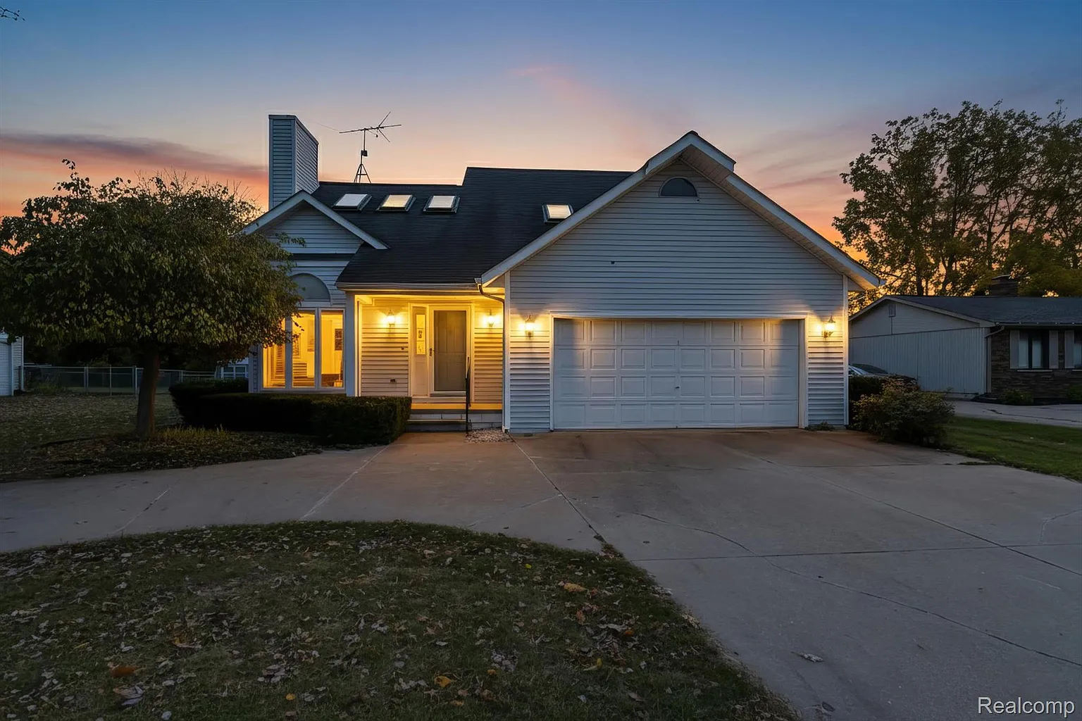 5071 June Dr photo 1