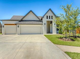 2405 Crystal Creek Dr, Yukon, OK 73099