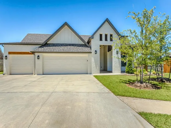 2405 Crystal Creek Dr, Yukon, OK 73099