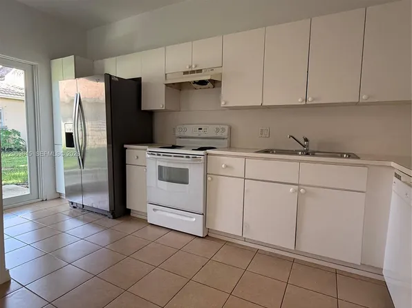 13252 Old Biscayne Dr APT 802, Homestead, FL 33033