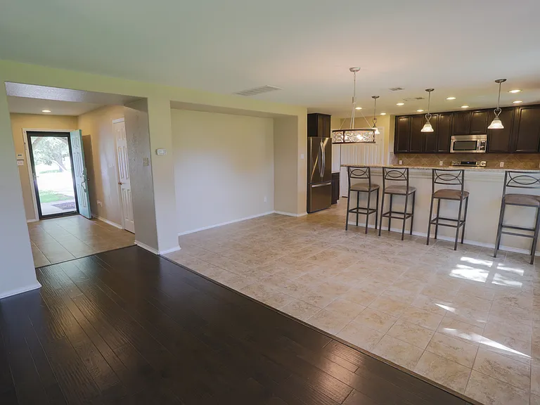 729 Green Pasture Dr — Photo 3