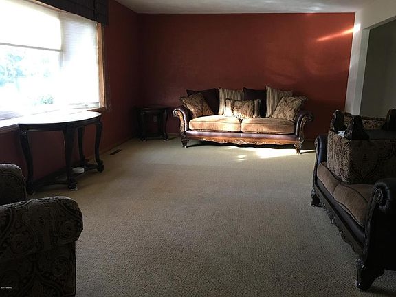 5th image of 125 Shadowood Ln
