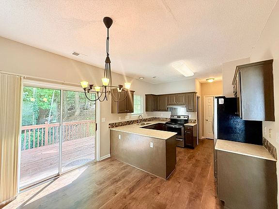 4th image of 2812 Chalgrove Ln