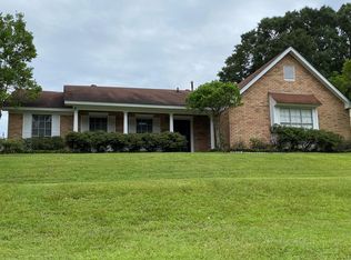 127 N Temple Rd, Natchez, MS 39120