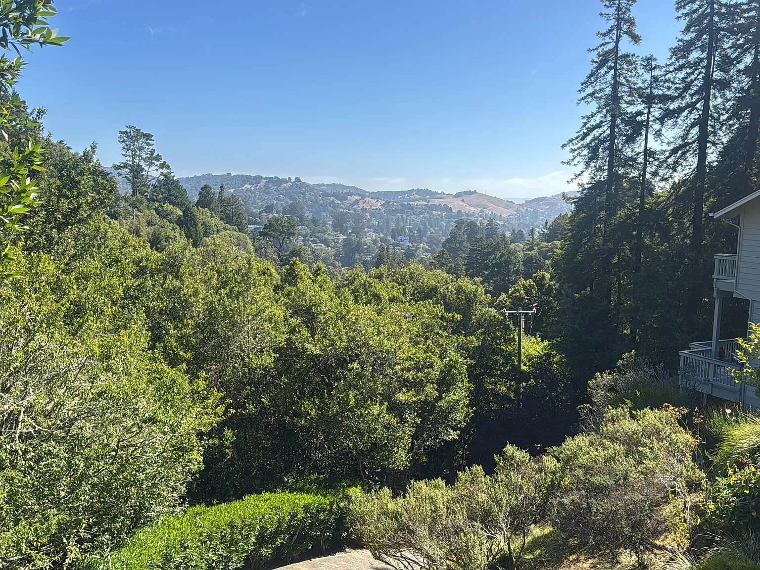 4 bed, 2.5 bath, 2400 sqft, $2,200 — Photo 1