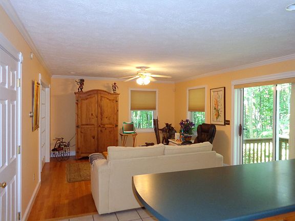 5th image of 3 Hurley Ln