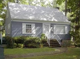 17 Packanack Lake Rd, Wayne, NJ 07470