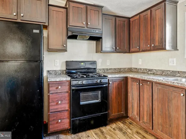 27 Briarwood Ln, Elmer, NJ 08318