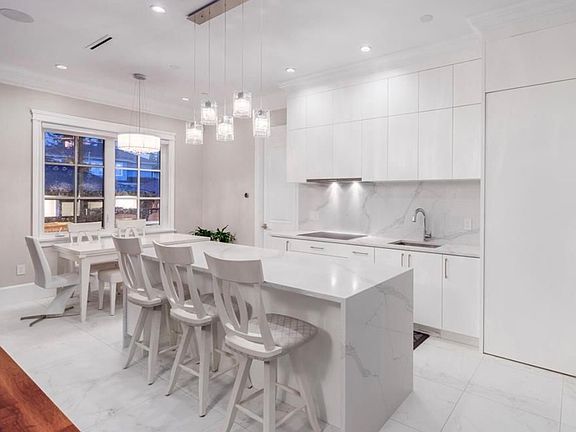 5th image of 1332 W 51st Ave