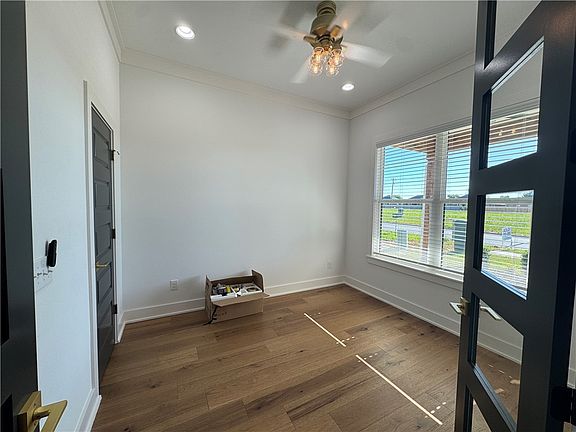 5th image of 6106 S 40th Pl
