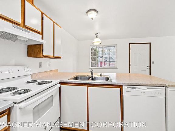 3rd image of 515 112th St SE Unit C8