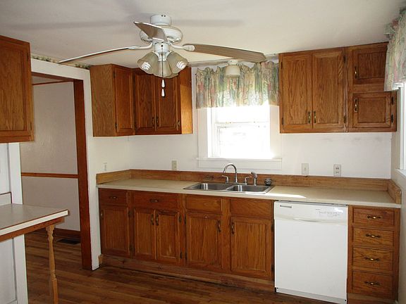 2nd image of 202 W Margaret St