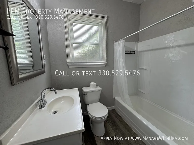 131 50th St SE — Photo 4