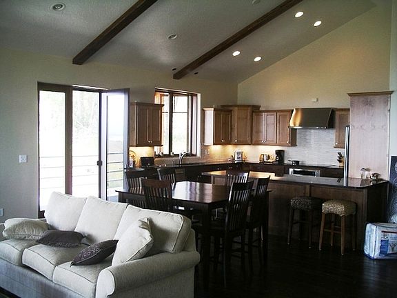 4th image of 1425 Canyon Estates Dr