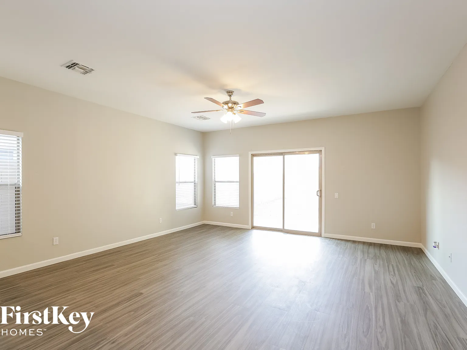 3 bed, 2.0 bath, 1488 sqft, $2,035 — Photo 3