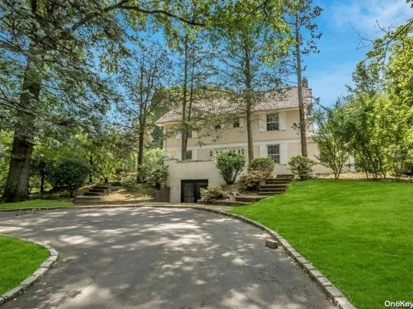 1254 Plandome Road, Manhasset, NY 11030