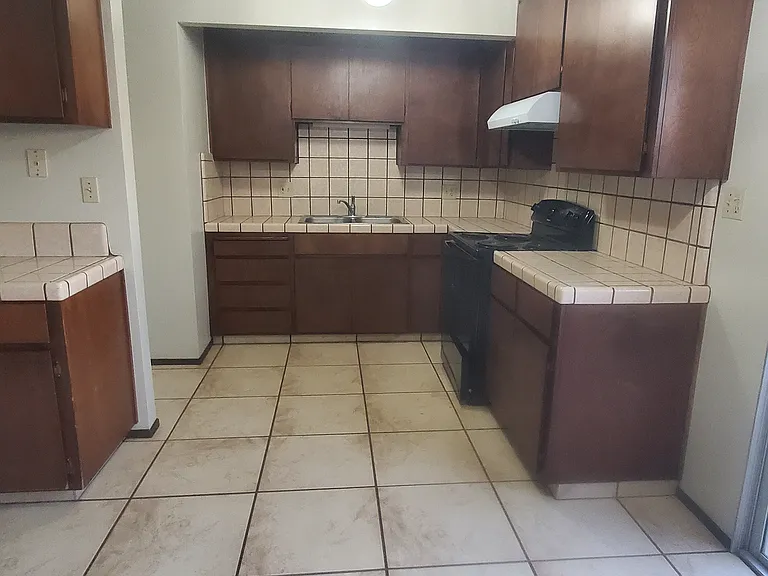 309 Almond Ave — Photo 5