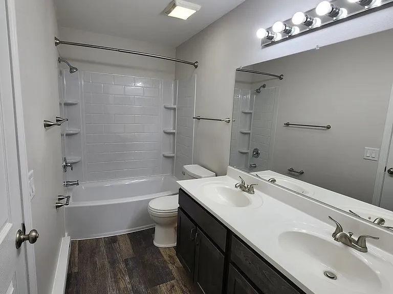 Orchard Village Apartments — Photo 121