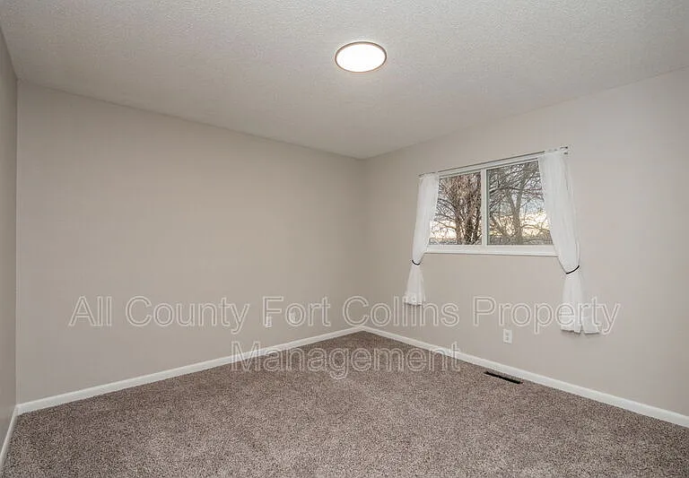 3115 22nd Ave — Photo 9