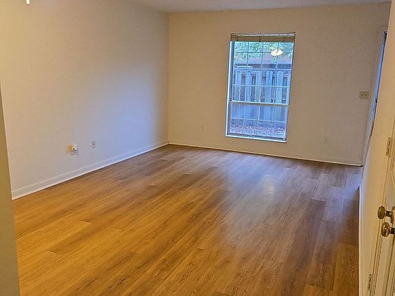 2nd image of 315 Yelton Ct #0