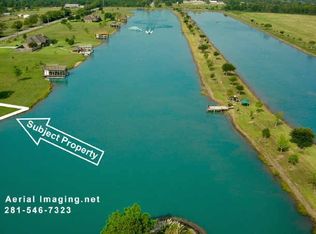 800 Smokey Ln, Crosby, TX 77532