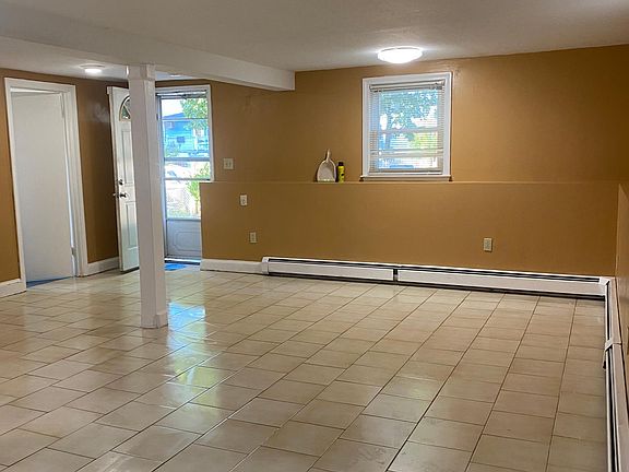 4th image of 227 Malden St #1