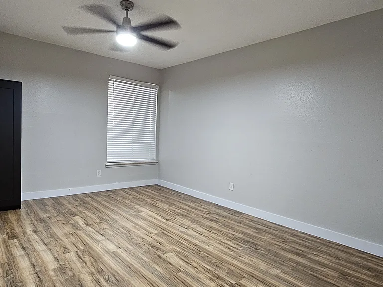 2100 Tanglewilde St #167 — Photo 12