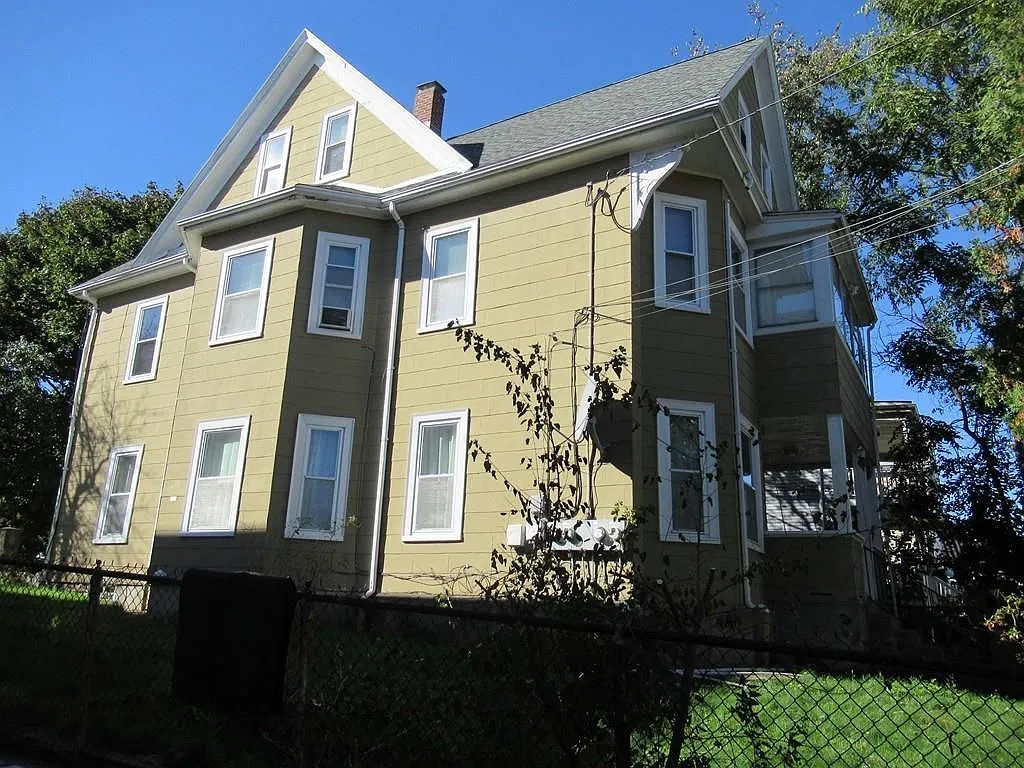 86 Porter Street — Photo 2