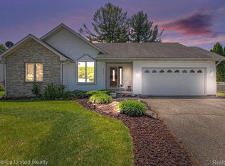 2458 Oseola Ave, Howell, MI 48843