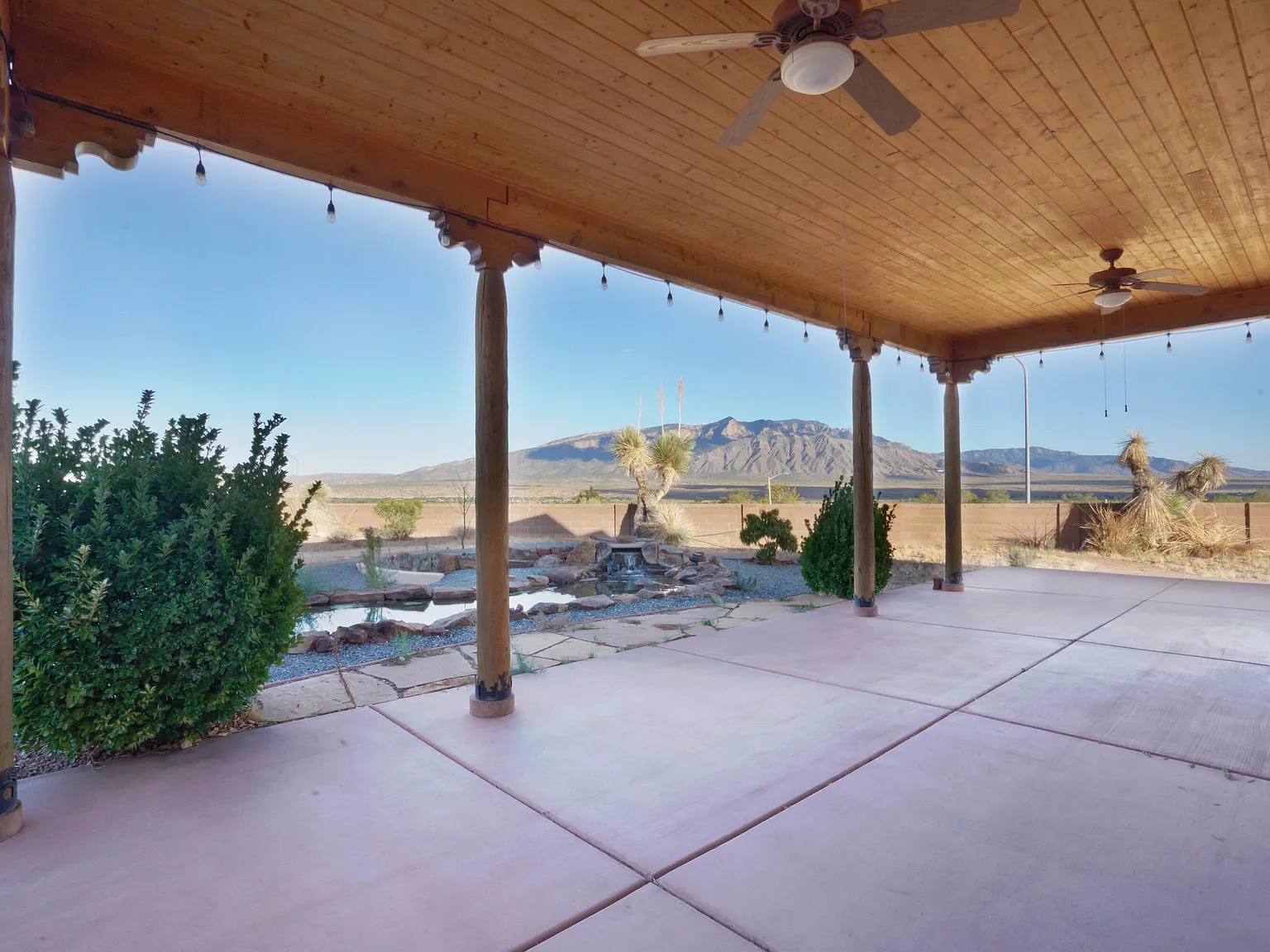 3 bed, 2.0 bath, 2231 sqft, $3,300 — Photo 2