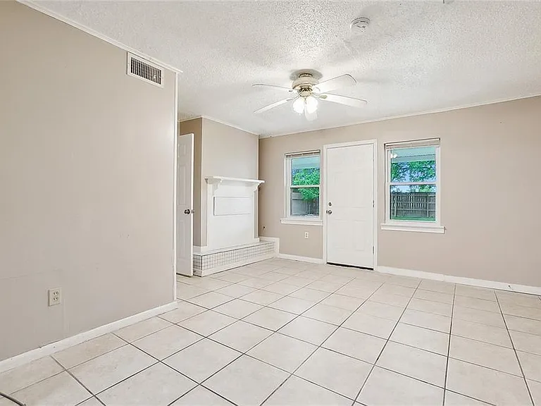 1120 Evergreen Dr — Photo 9