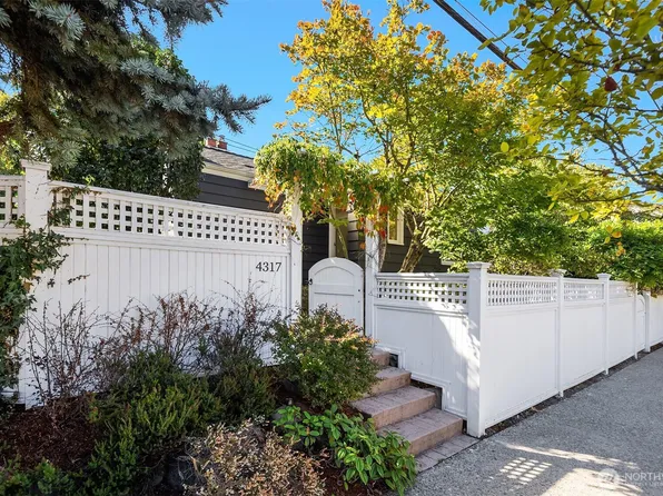 4317 37th Avenue NE, Seattle, WA 98105