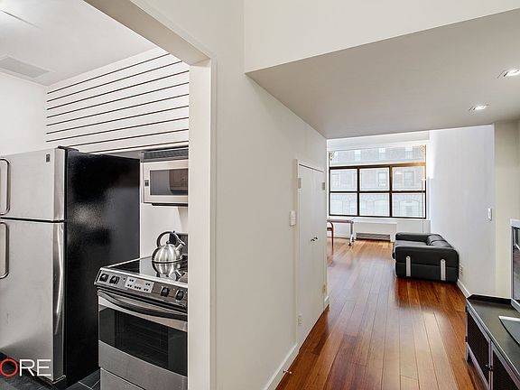 5th image of 242 Madison Ave #2J