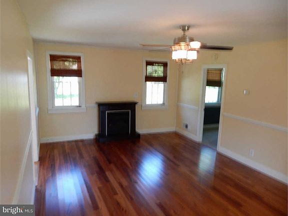 3rd image of 519 Copples Ln