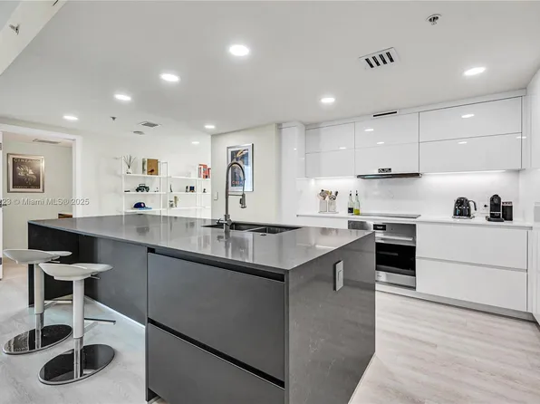 665 NE 25th St #2301, Miami, FL 33137