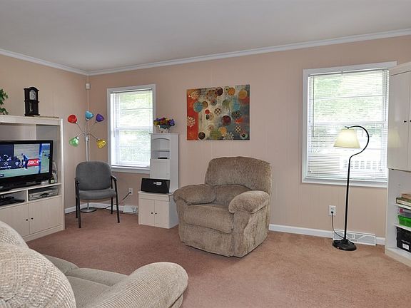 5th image of 7708 Denbur Dr