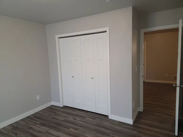 190-196 McGriff Way — Photo 14