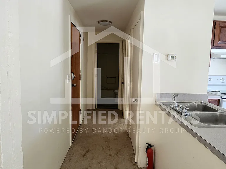 Sofield Apartments — Photo 14