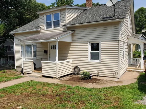 2 Mountain Ave, Norwich, CT 06360
