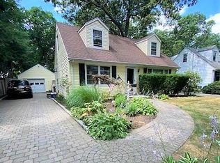4 Birch Dr, Huntington Station, NY 11746