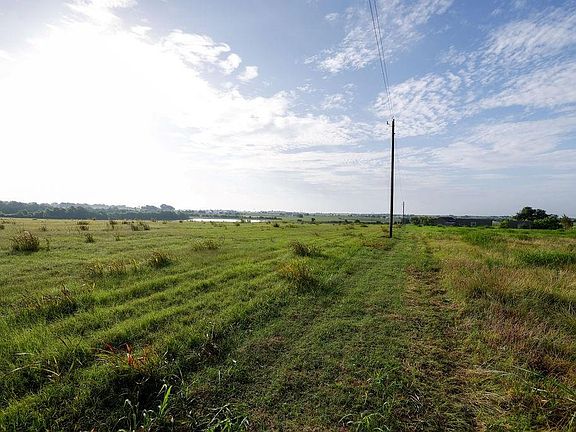 2nd image of 334 Vineyard View Trl