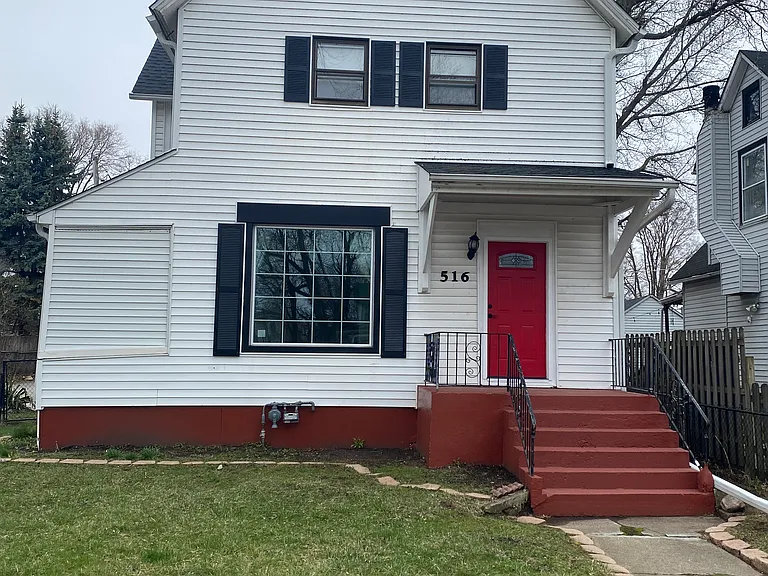 516 Hickory St — Photo 14