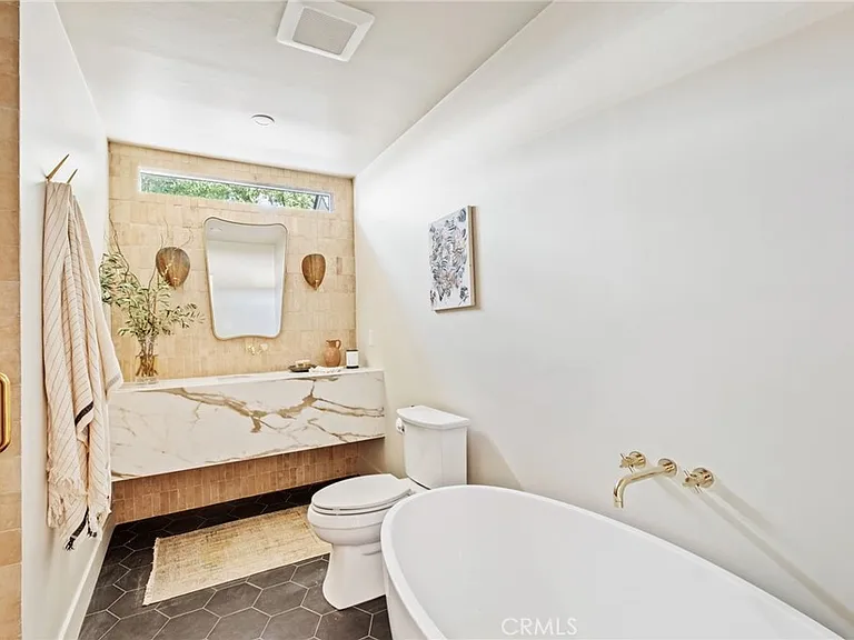 11110 Landale St — Photo 34
