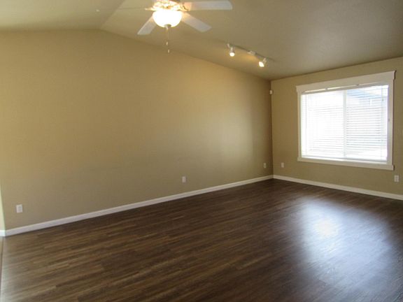 4th image of 15921 58th Avenue Ct E
