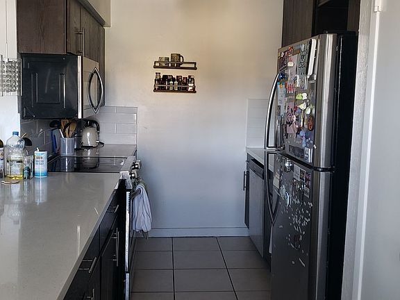 5th image of 290 Lee St