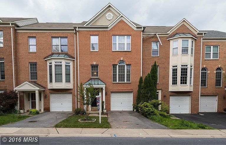 1st image of 560 Winding Rose Dr