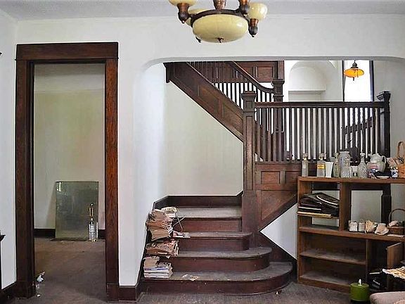 5th image of 609 E Powell Ave
