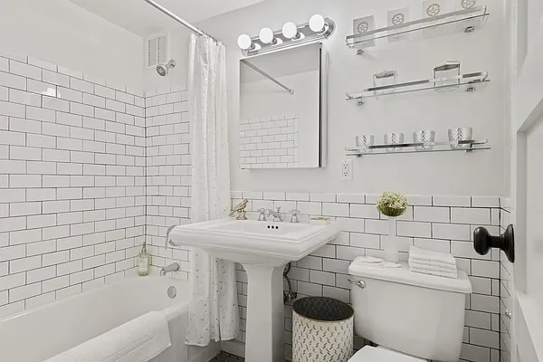 Sold by Corcoran | media 21