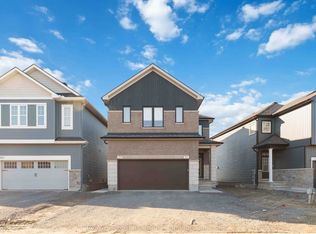625 Paakanaak Ave #B, Ottawa, ON K1X0J6