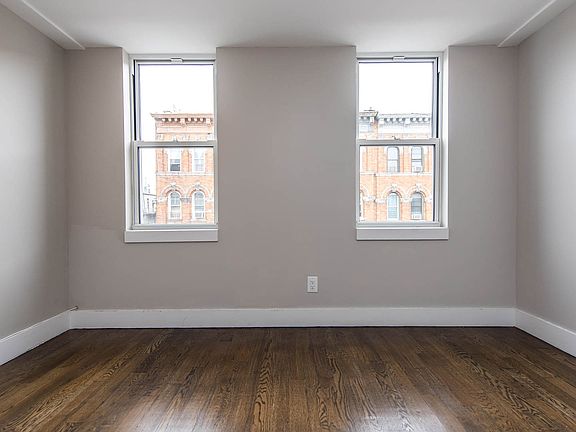 4th image of 263 Stockholm St #3A